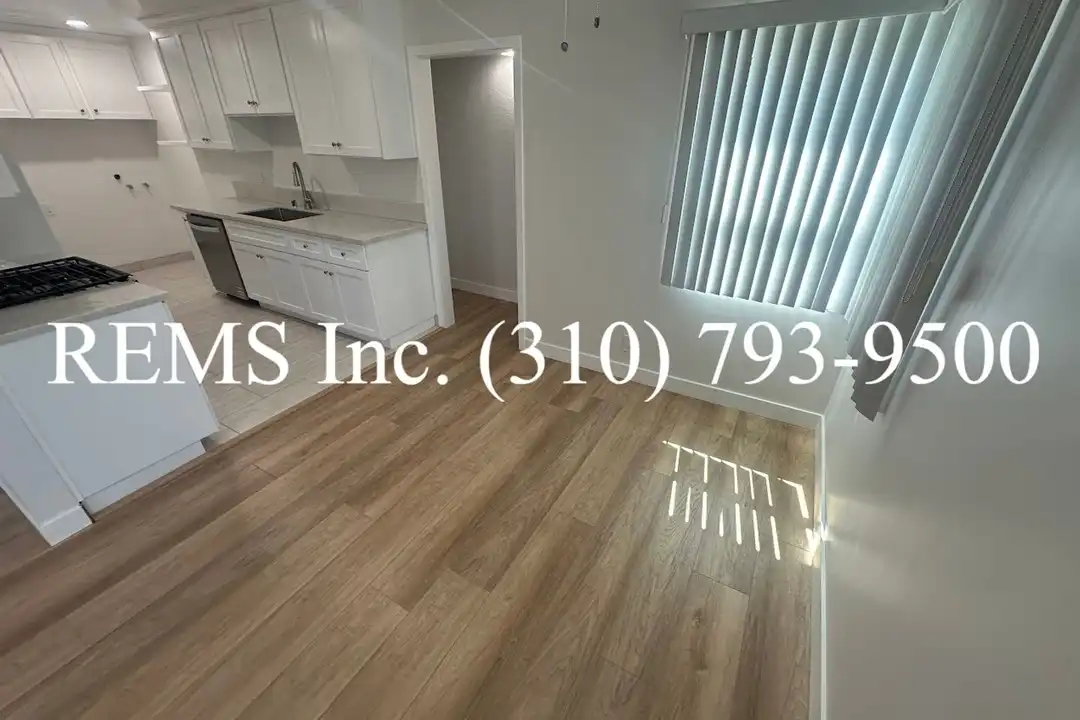 25021 Oak St - View 5