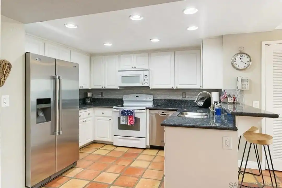 41 Kingston Ct S - View 3
