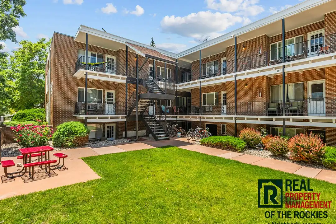 301 Peterson St unit 204 - View 2