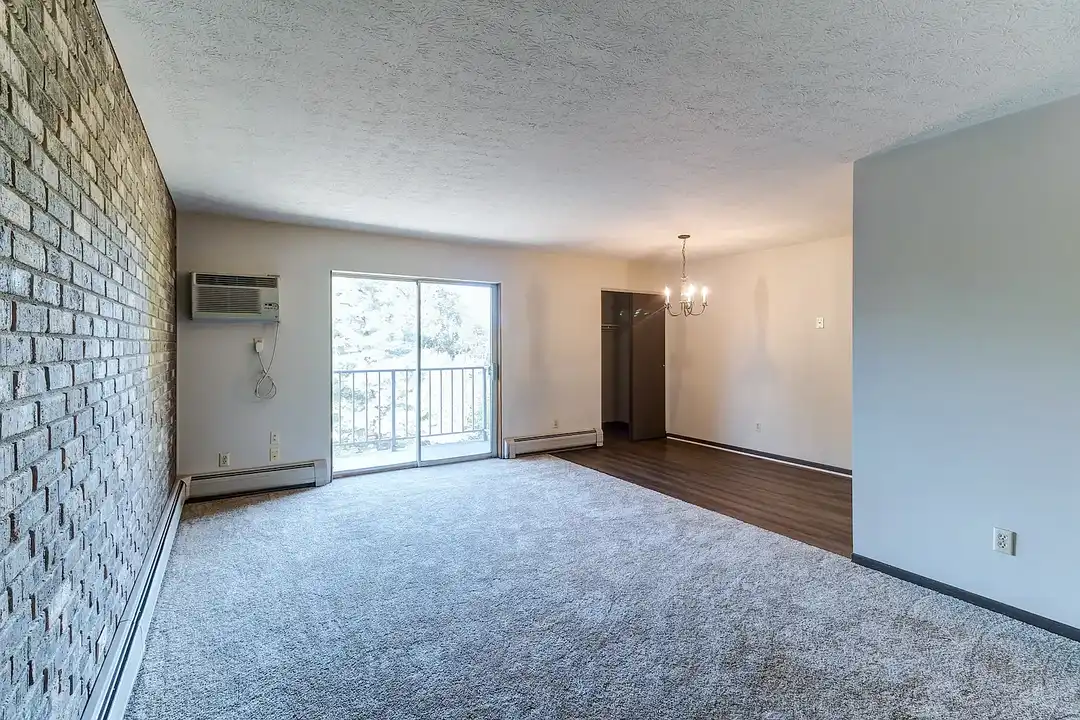 Stoneridge West Apartments – photo 1