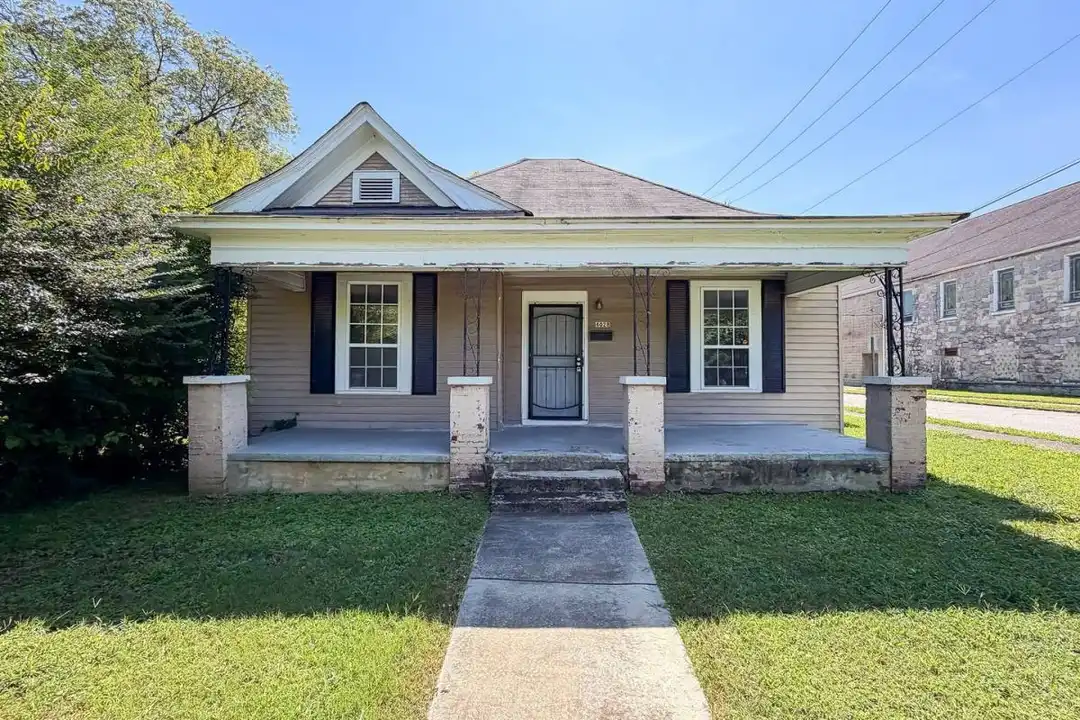 4028 Highland Ave – photo 1