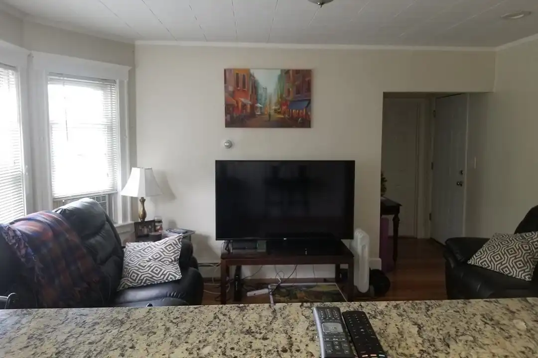 56 Etna St unit 2 – pohled 3