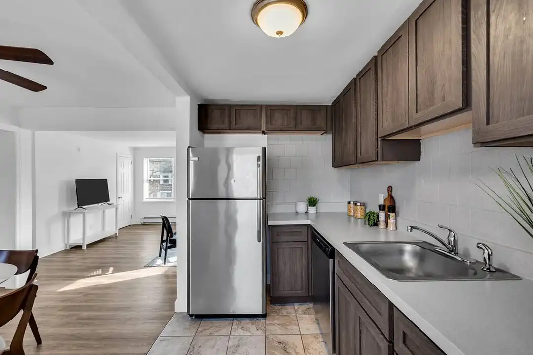 Maple Court Apartments - View 5