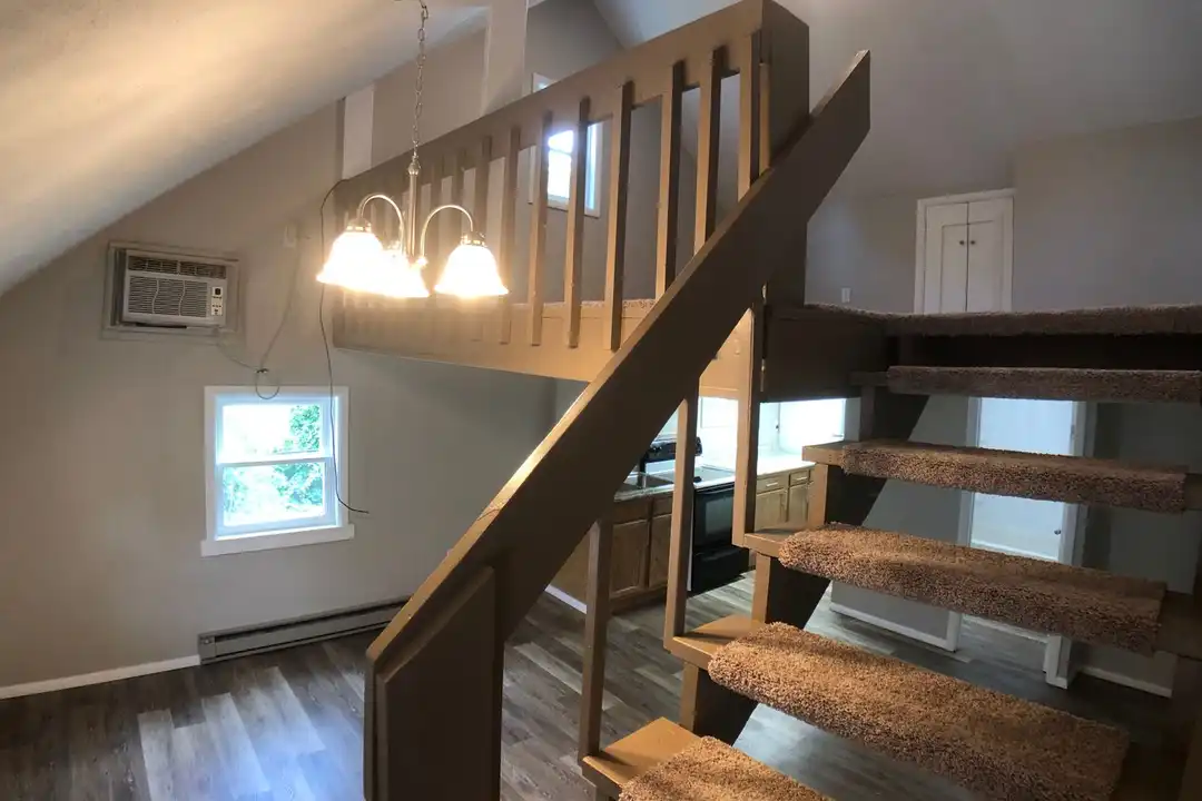 564 E Maiden St unit D – photo 1 of 14