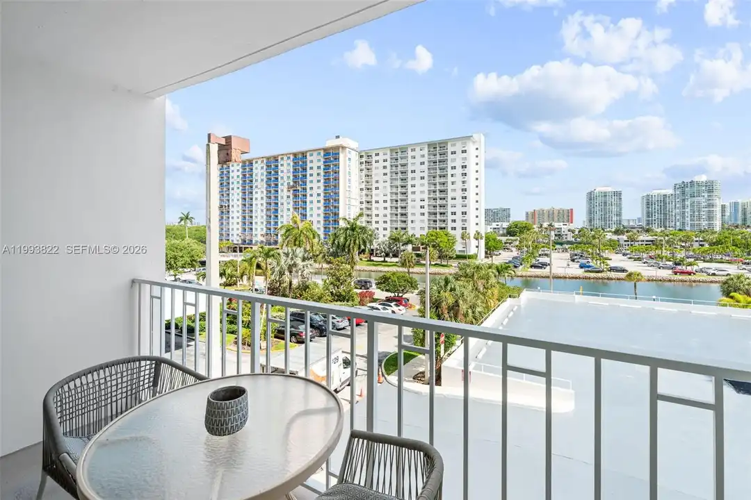 500 Bayview Dr unit 325 - View 5