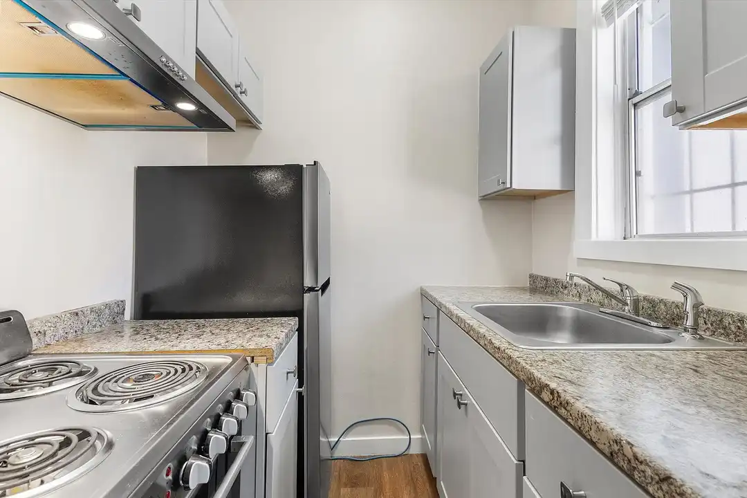 2318 Santa Clara Ave unit 2318 Santa Clara Ave #E - LU - View 5