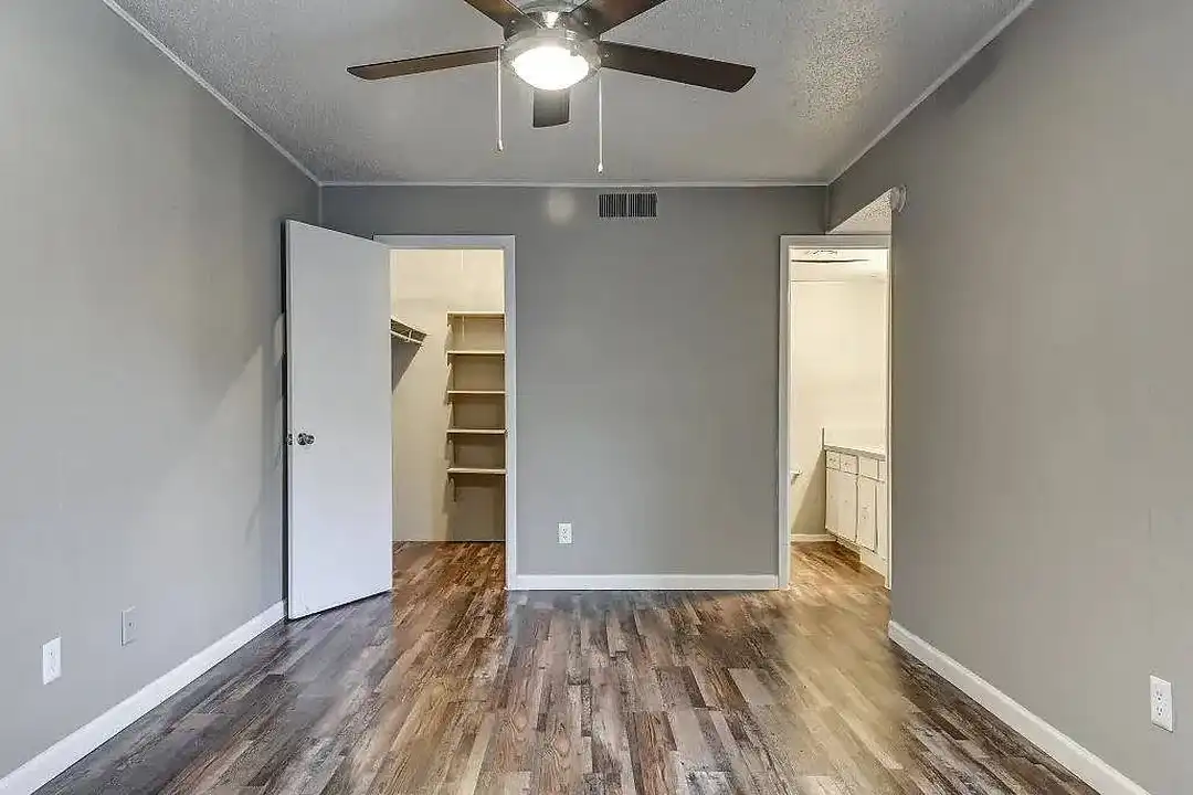 Three 44 Apartments – photo 1