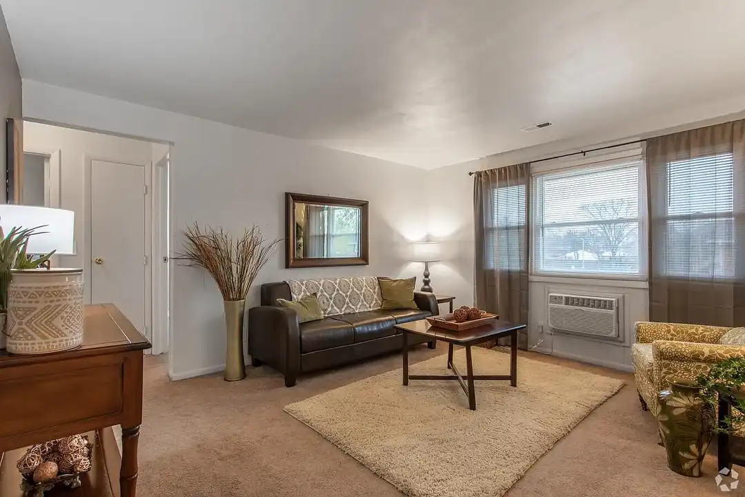 Ivy Manor – photo 1