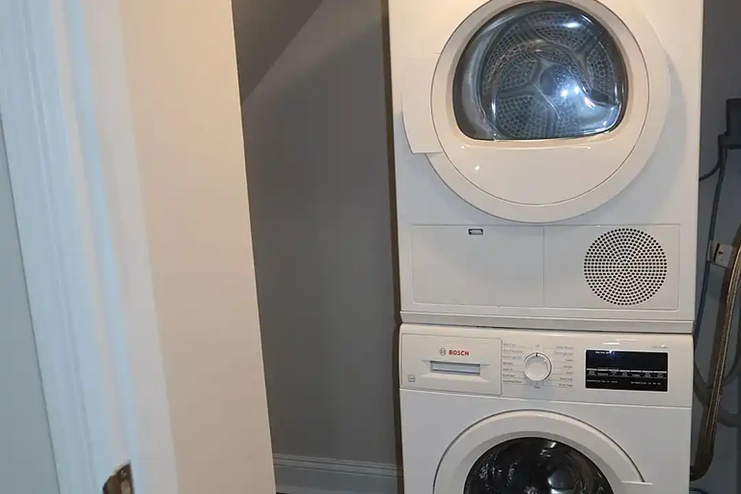 Strathmore Gardens Apartments – photo 1 of 13