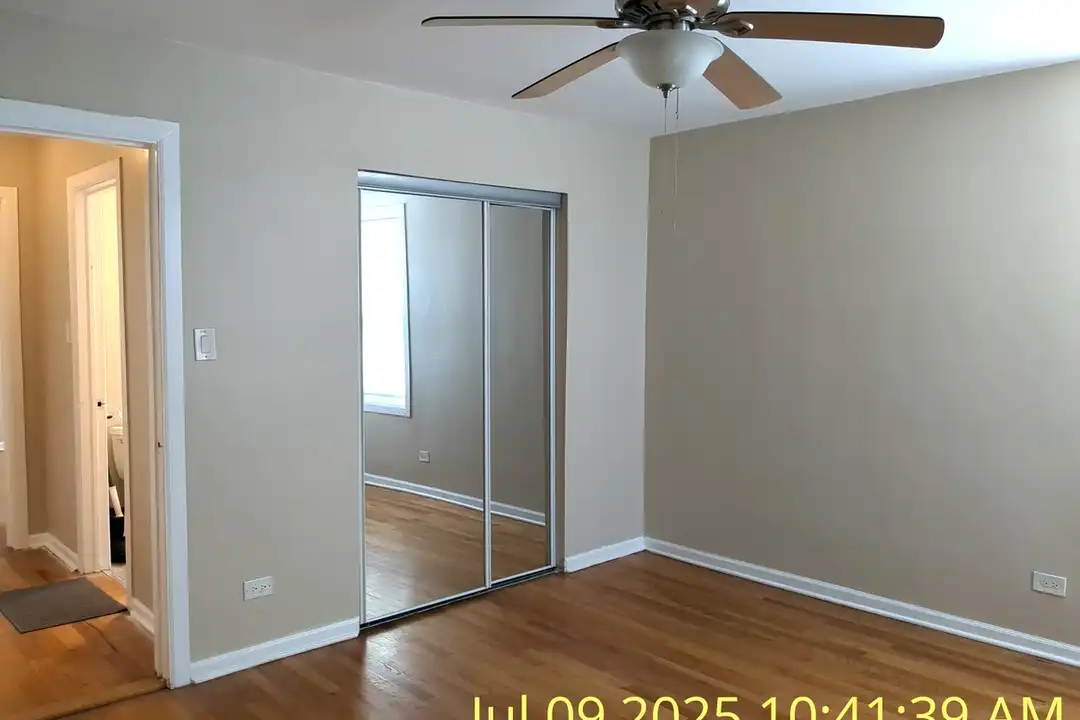 6136 N Seeley Ave unit 2E - View 5