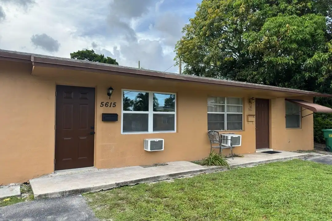 5615 NW 14th St – photo 1 of 7