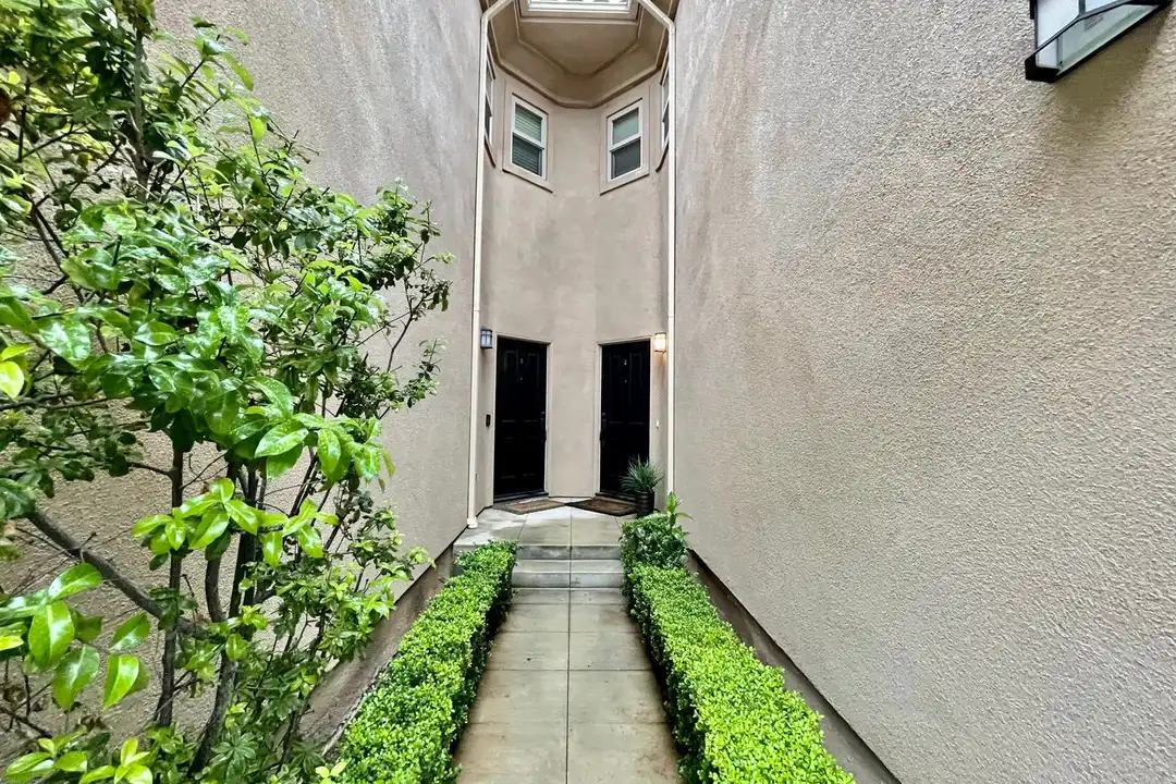20402 Santa Ana Ave unit 9 - View 2
