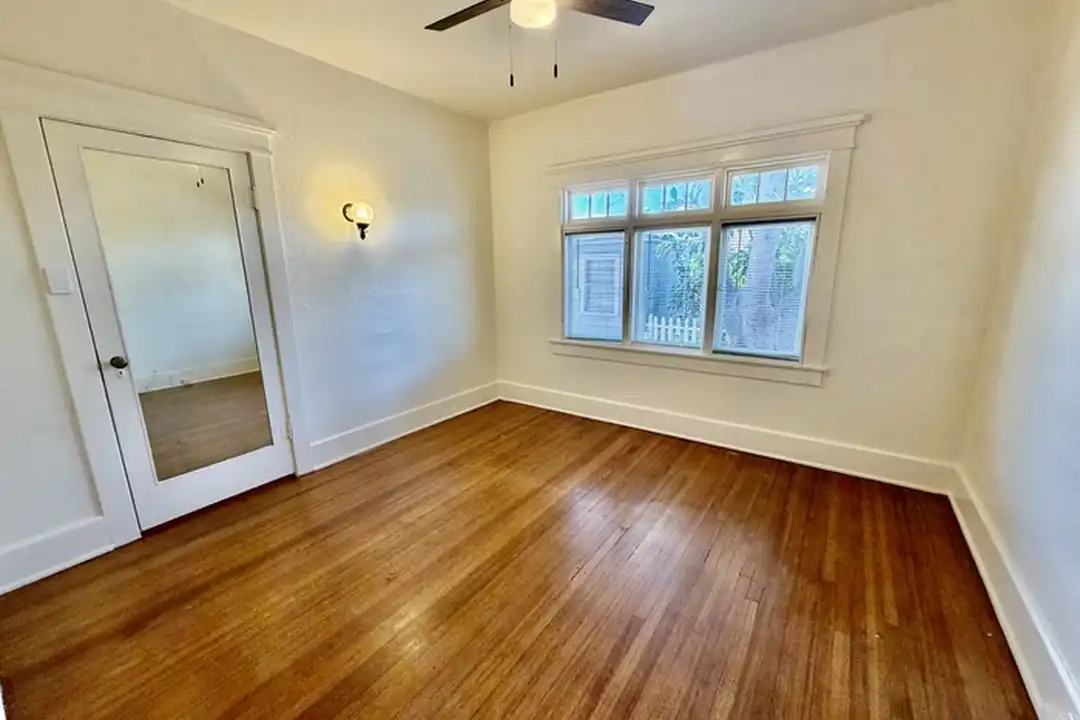 1905 32nd St - View 5