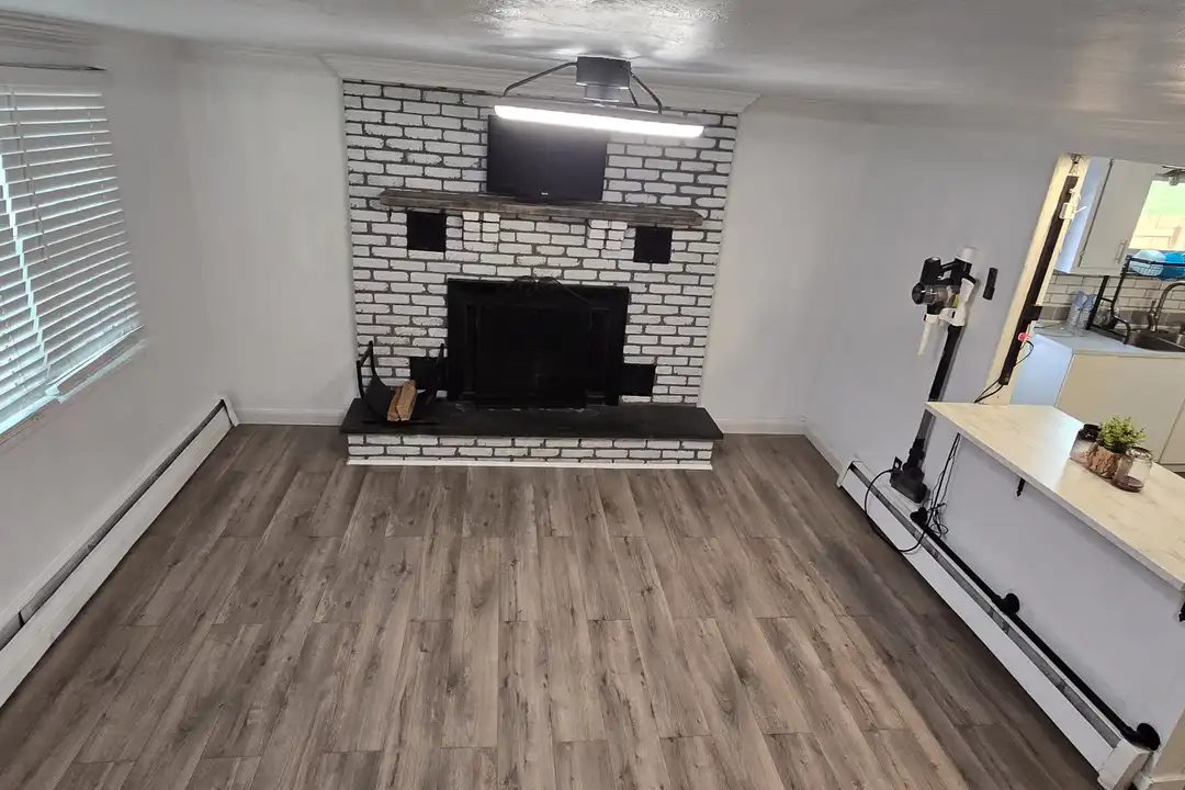 1073 Cherry St – photo 1