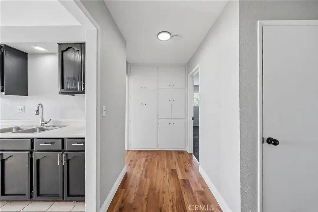 1308 E Oaks St #D - View 6