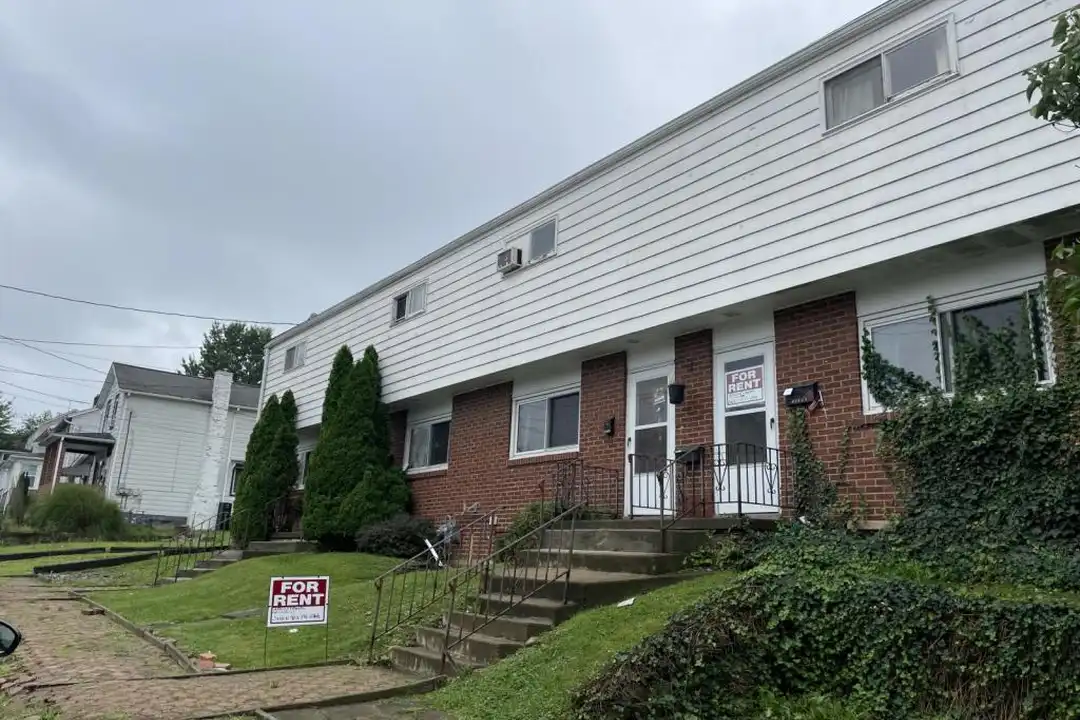 1017 Lilac St – photo 1 of 12