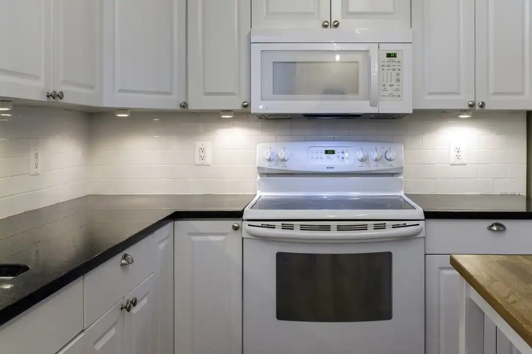 5576 First St - View 3