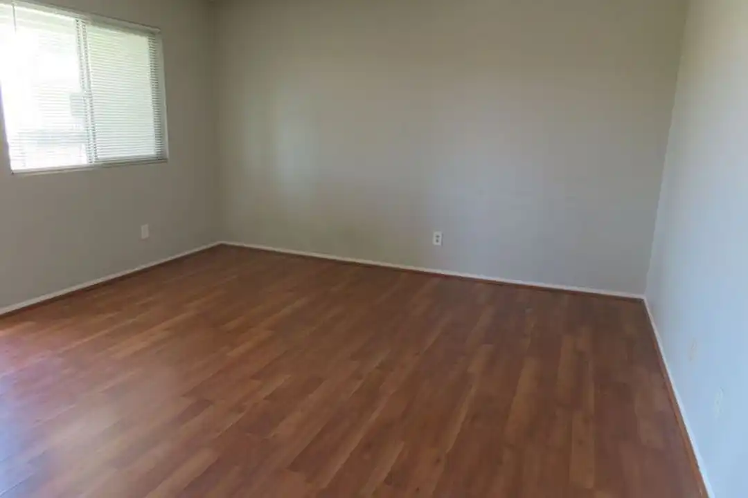 2220 W Dora St unit APT 203 - View 3