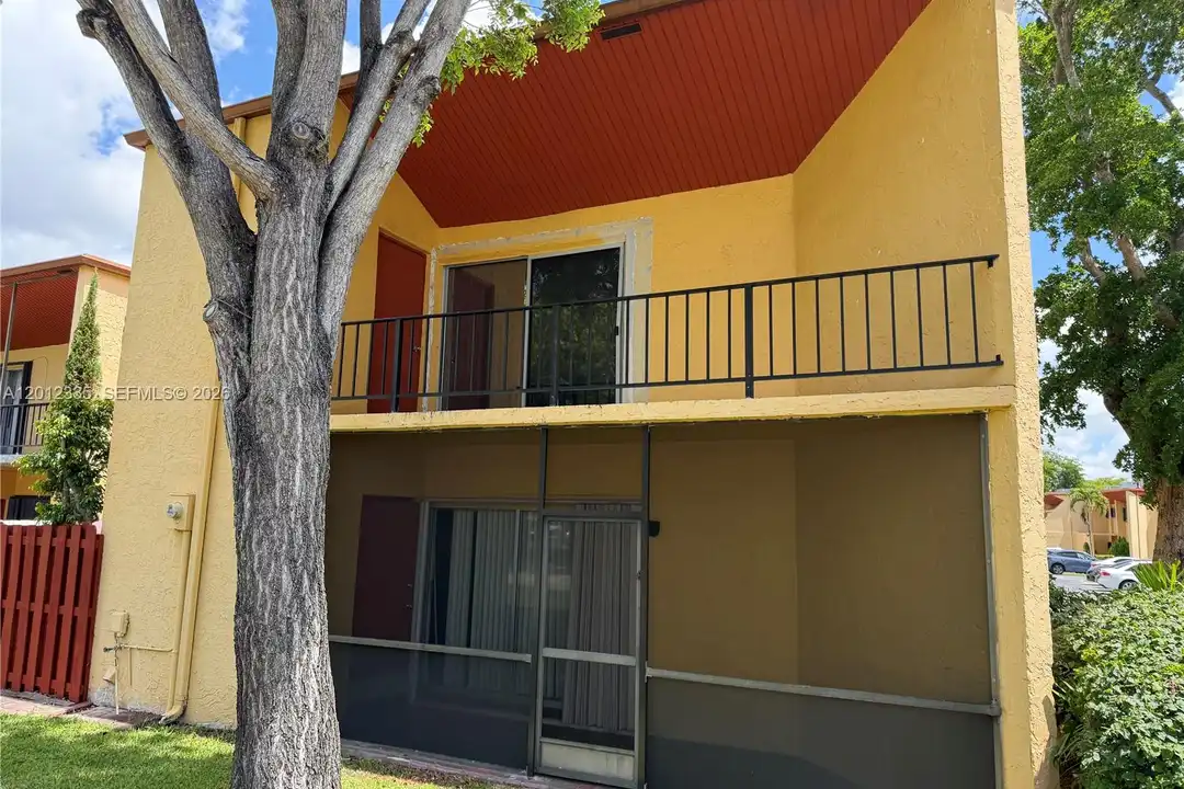 Apartment in Miami - View 2