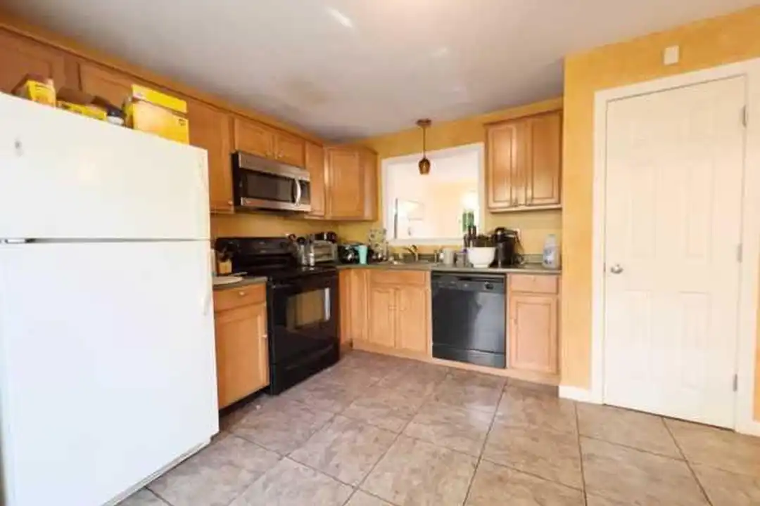 52 Lawn St - View 3