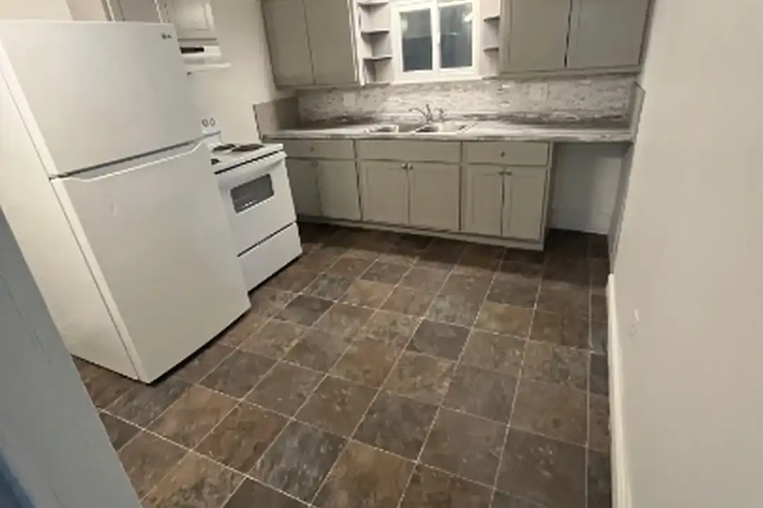 13 Elm St unit 1 – photo 1 of 6