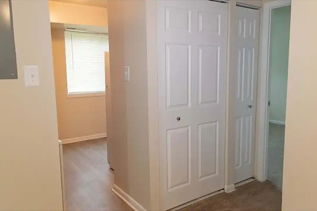 Chesapeake Village Apartments – photo 1 of 20