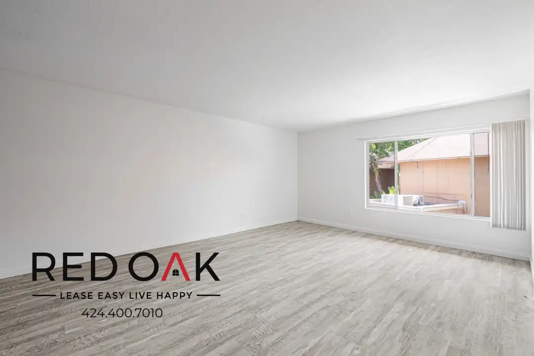 2900 W Lincoln Ave - View 2