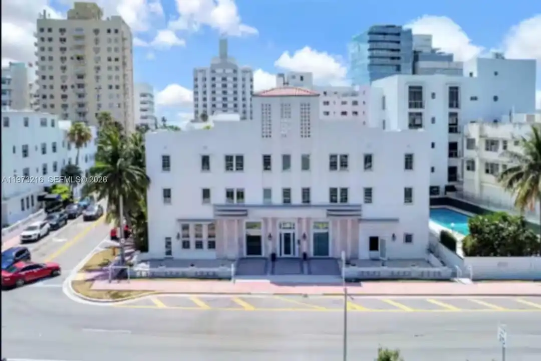 Apartment in Miami Beach - More