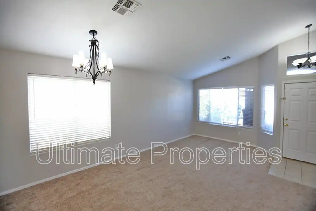 7725 W Foothill Dr - View 4