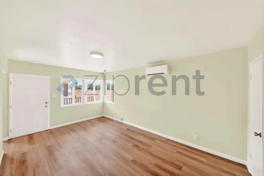 610 N Garfield Ave unit 1-2 - View 2