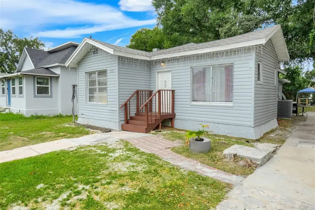 1313 4th St NE – photo 1