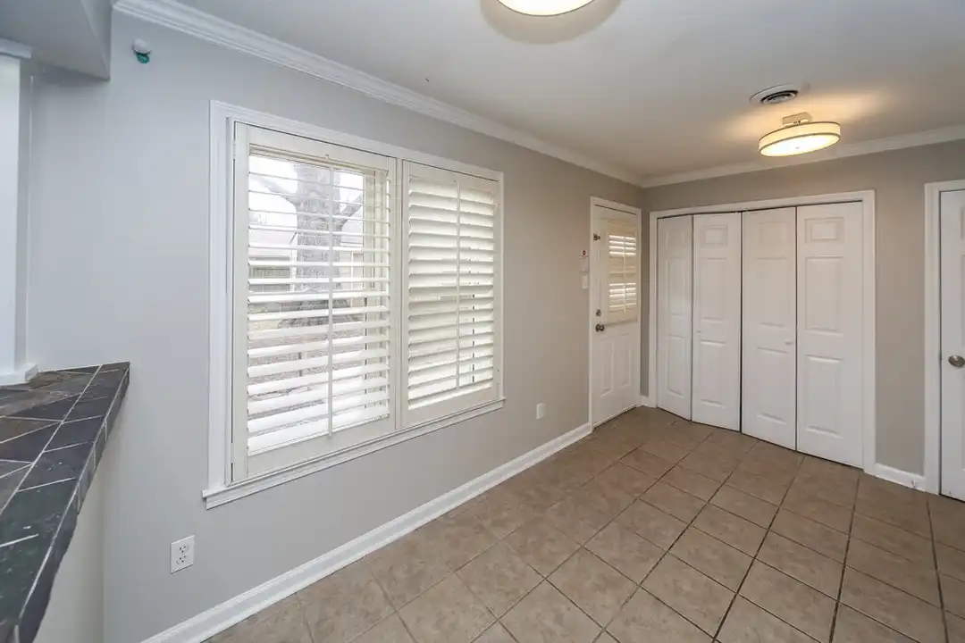 1585 Pepperwood St - More