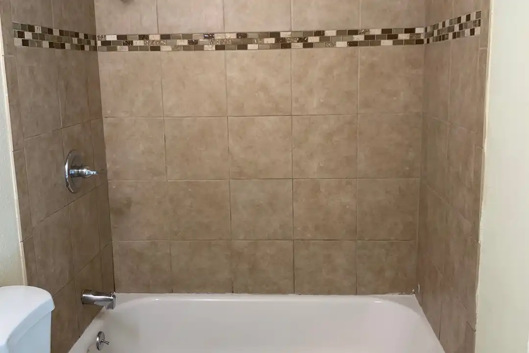 3913 E Calle De Ricardo - More
