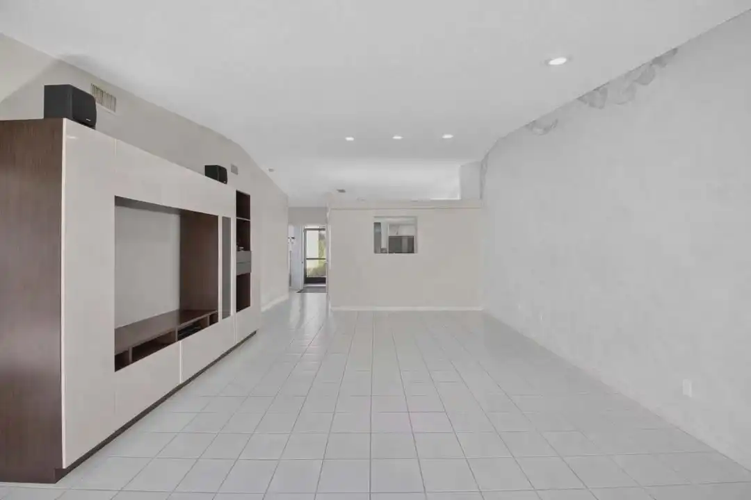 8146 Windgate Dr - More
