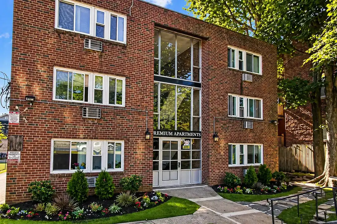 New Park Apartments – photo 1