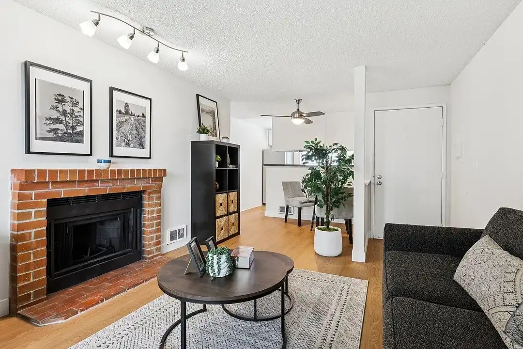 Parker Landing - 4600 Davis Ave S - Renton, WA | Rent.