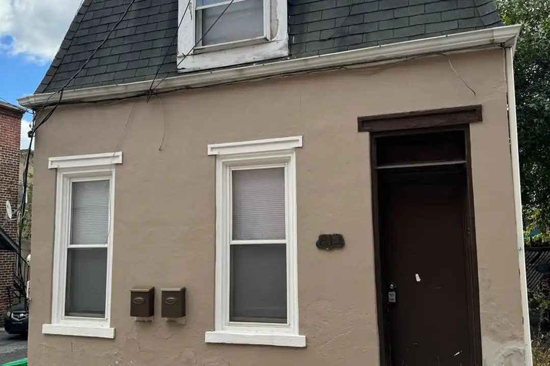 120-122 N Eighth St unit 812 Chestnut Street- Unit B – photo 1