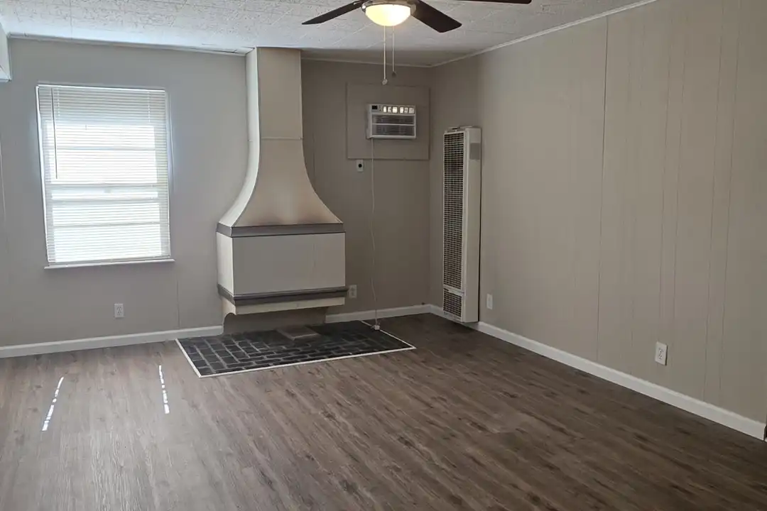 2259 Ainsworth Dr - More