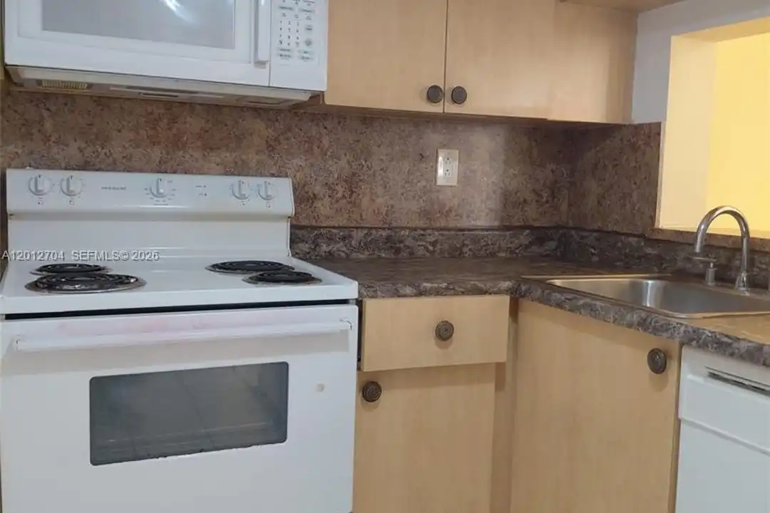 11790 SW 18th St #429-3 - View 6