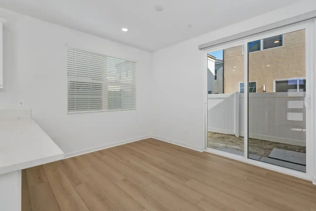 House in Ontario - View 5