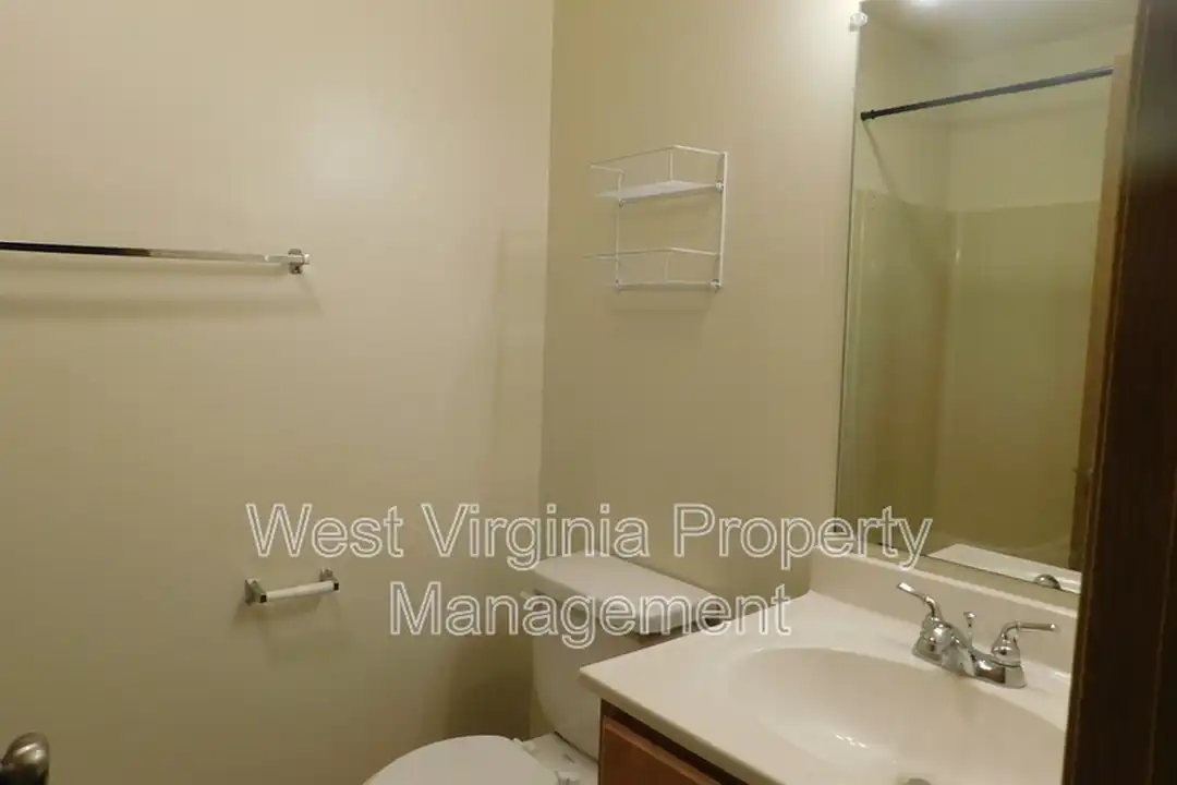 219 Cardinal Wy unit 49 - More