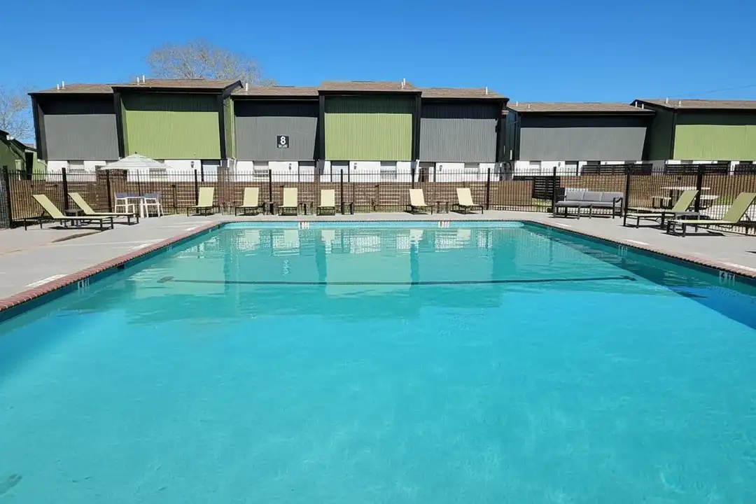 Apartment in San Antonio, Bexar - View 3