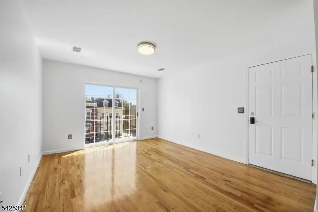 20 Wakeman Ave - View 3