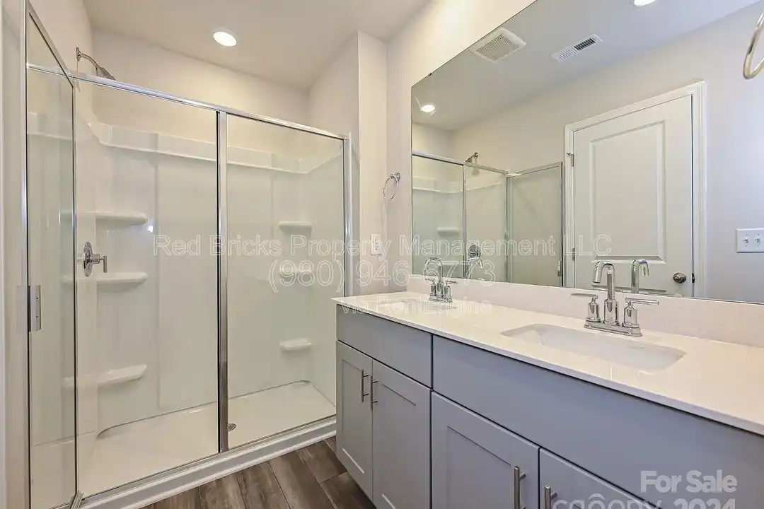 3610 Backwater St - More