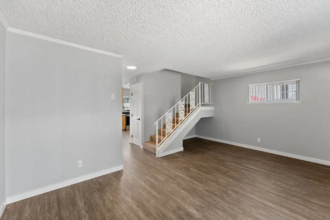 Villa Del Sol Apartments - View 5