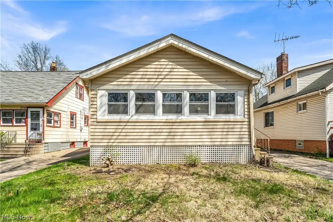 1401 E 219th St – photo 1