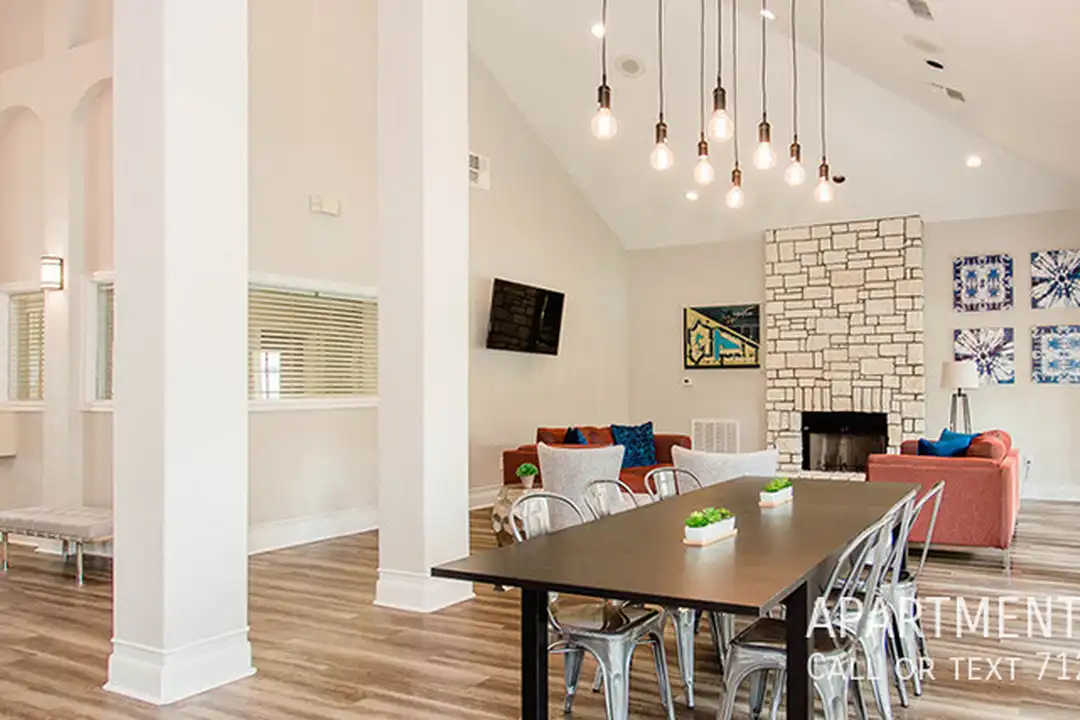 1506 Gaston Rd - More