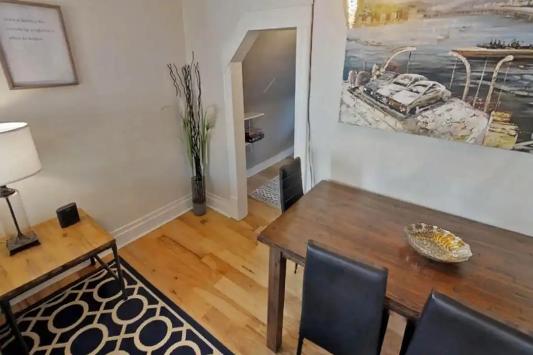 2433 Blaisdell Ave unit Upper – pohled 6