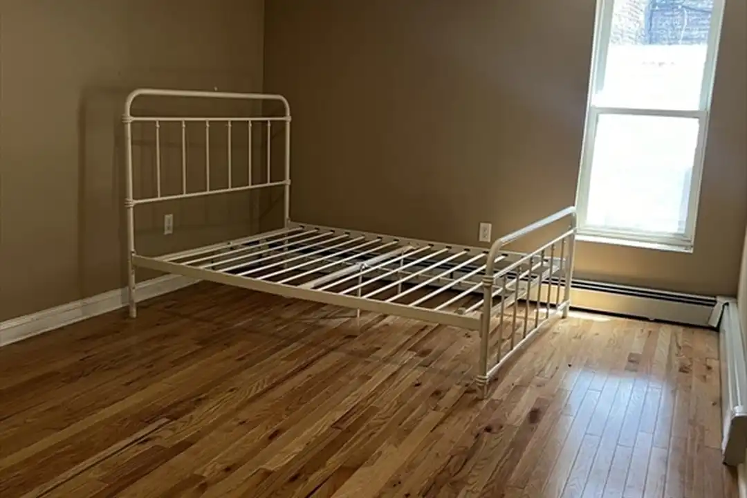 99 Salem St unit 1 - More