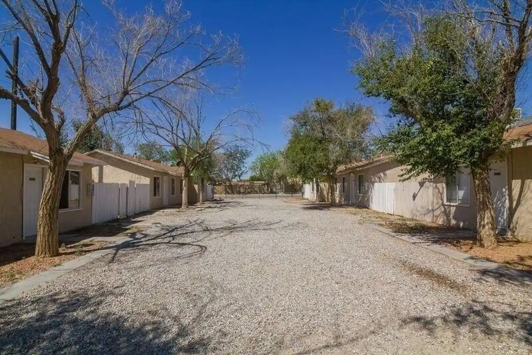 2634 Desert St #8 - More